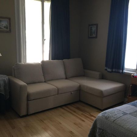 Gil Ann Bed & Breakfast Saint-Andre-Avellin ภายนอก รูปภาพ