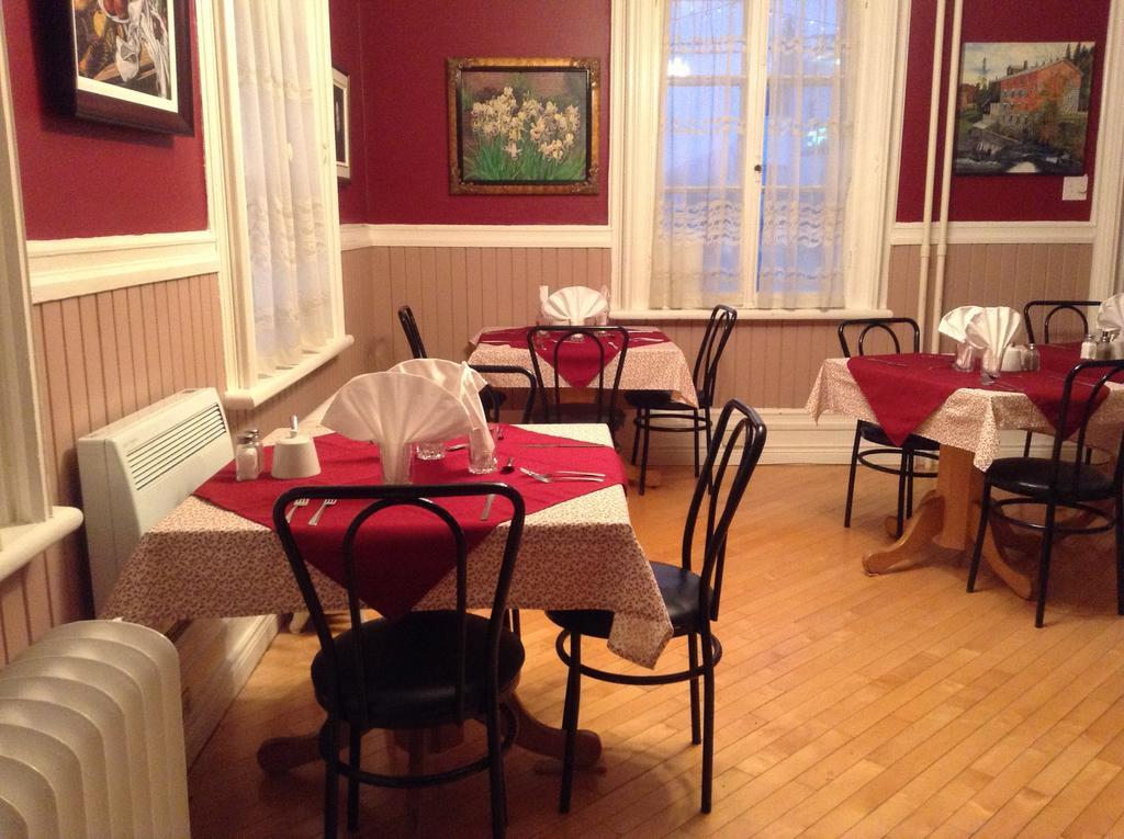 Gil Ann Bed & Breakfast Saint-Andre-Avellin ภายนอก รูปภาพ