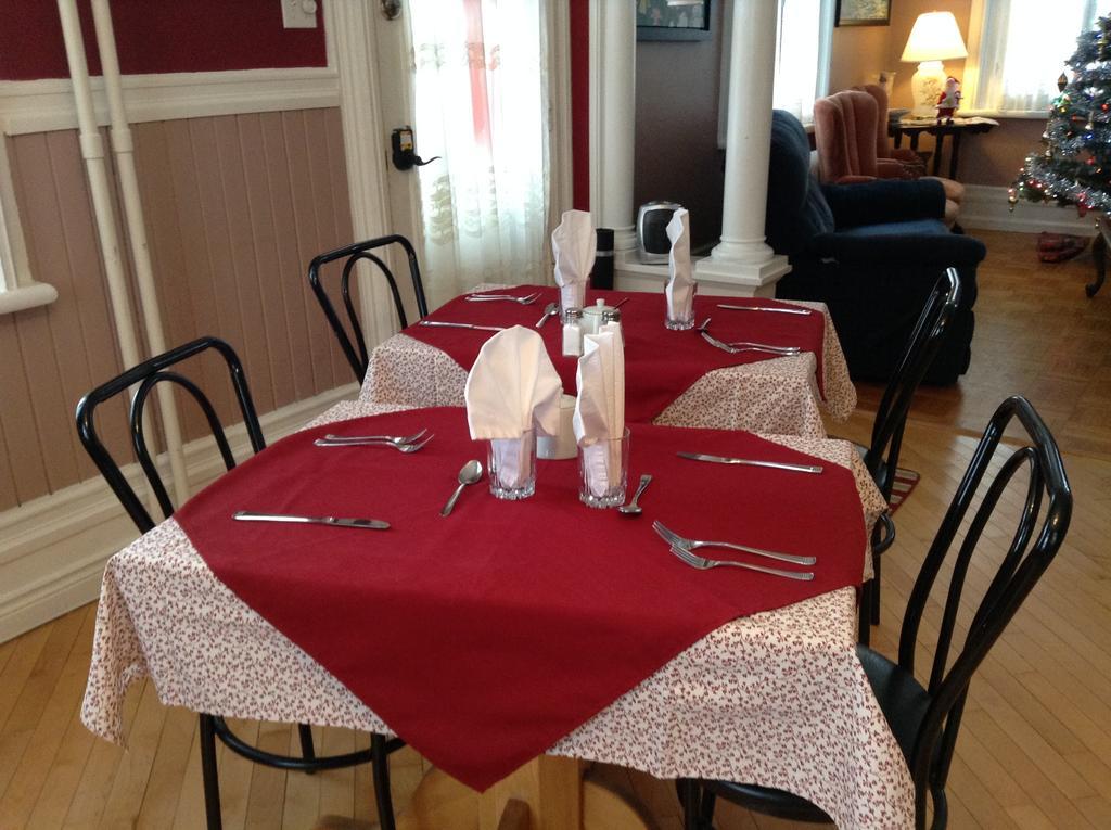 Gil Ann Bed & Breakfast Saint-Andre-Avellin ภายนอก รูปภาพ