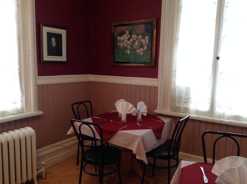 Gil Ann Bed & Breakfast Saint-Andre-Avellin ภายนอก รูปภาพ