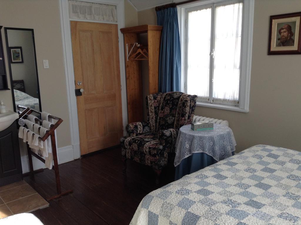 Gil Ann Bed & Breakfast Saint-Andre-Avellin ห้อง รูปภาพ