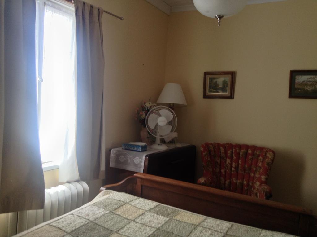 Gil Ann Bed & Breakfast Saint-Andre-Avellin ภายนอก รูปภาพ