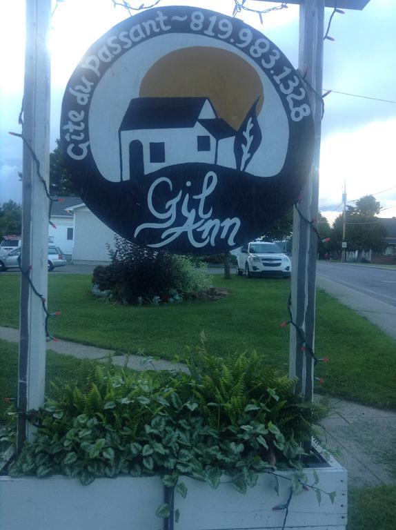 Gil Ann Bed & Breakfast Saint-Andre-Avellin ภายนอก รูปภาพ