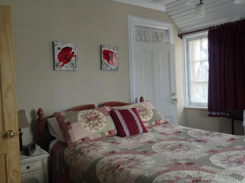 Gil Ann Bed & Breakfast Saint-Andre-Avellin ภายนอก รูปภาพ