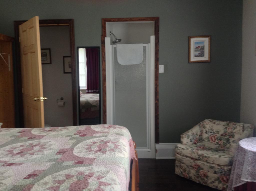 Gil Ann Bed & Breakfast Saint-Andre-Avellin ภายนอก รูปภาพ