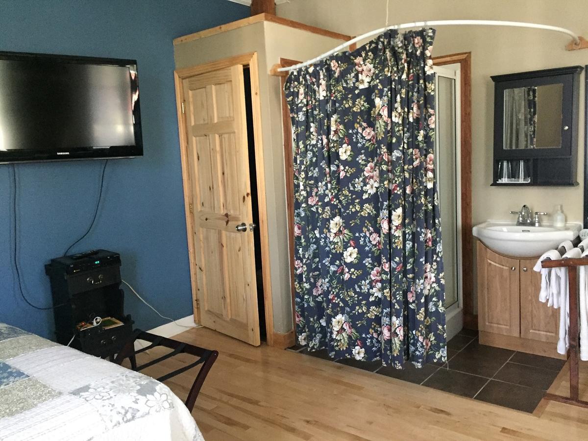 Gil Ann Bed & Breakfast Saint-Andre-Avellin ภายนอก รูปภาพ